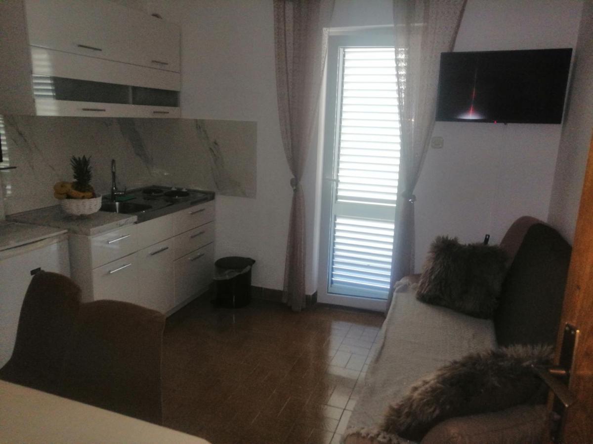 Appartement Apartman Ivo à Baška Voda Extérieur photo